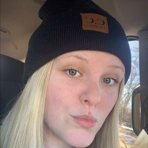 Meet your Posher, Kinzie